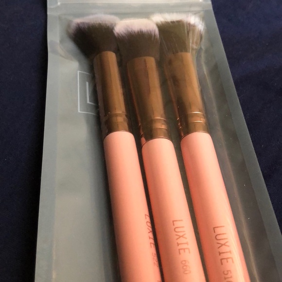 LUXIE BC CLASSIC FACE SET - Picture 3 of 3